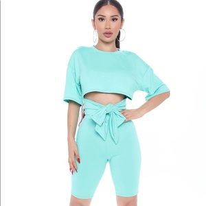 FUNDAY NECESSITY SHORT SET - M NWOT